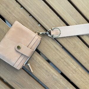 Andar Lo Wallet in Linen with RFID Blocking and Canvas Wristlet